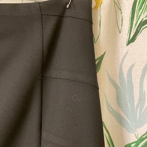 The Limited Black 22" skirt - Picture 7 of 9